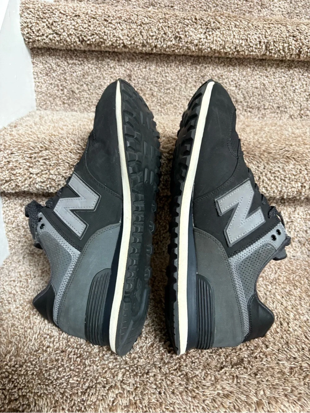 New Balance 574 Men's Black & Gray Casual Classic Sneakers